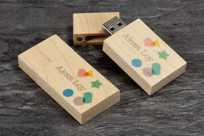 UGV 005 - USB vỏ Gỗ