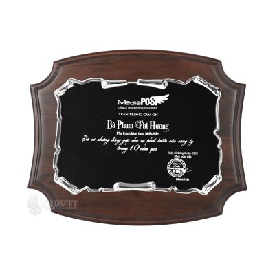 Bảng vinh danh ghi nhận 10 năm cống hiến sự phát triển của công ty