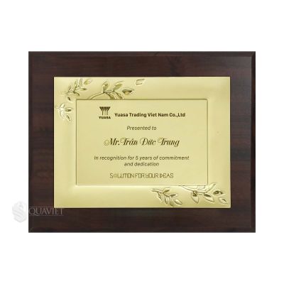 Bảng vinh danh cống hiến