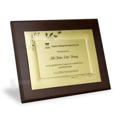 Bảng vinh danh cống hiến