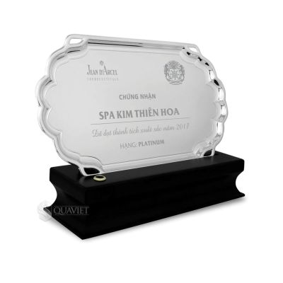 Bảng vinh danh chứng nhận thành tích xuất sắc của Spa