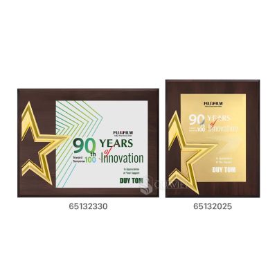 Bảng vinh danh kỷ niệm