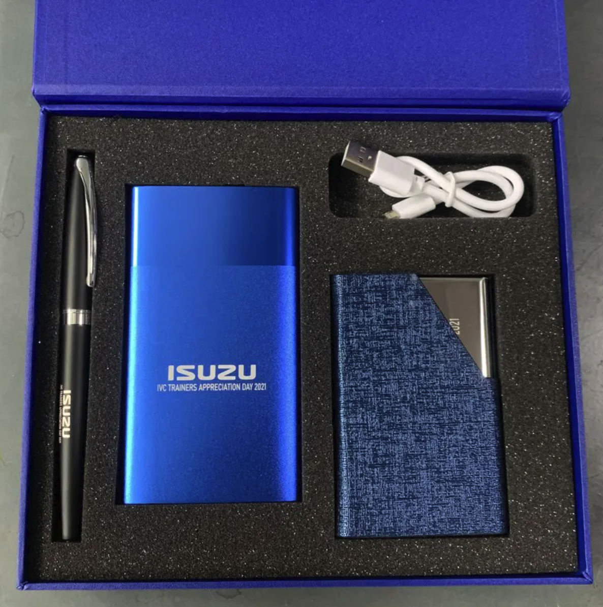 GS 004 - GIFTSET (Pin Sạc + Namecard + Bút Ký + Hộp quà)